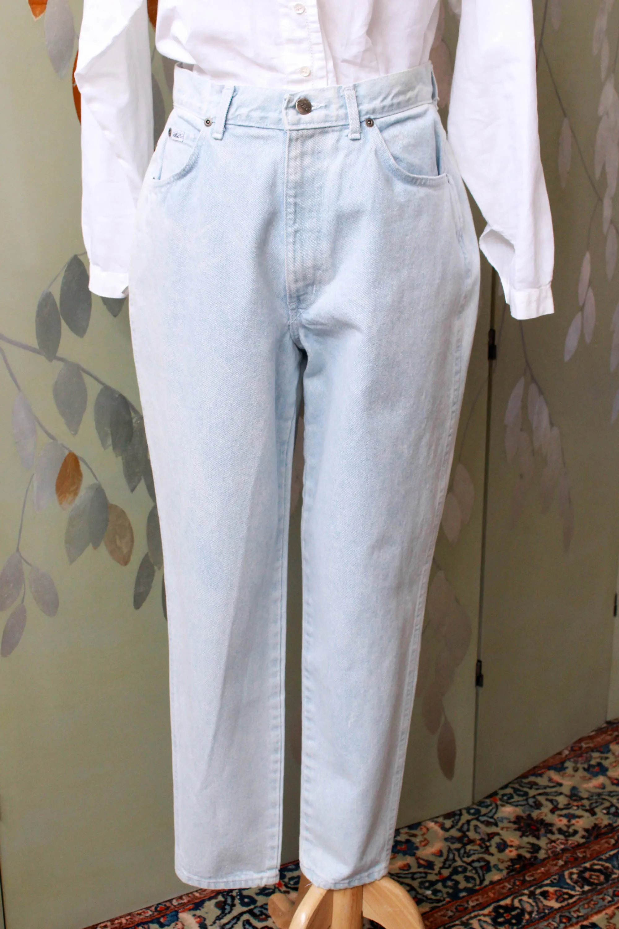 90s Light Wash Chic Denim Jeans, Waist 30"