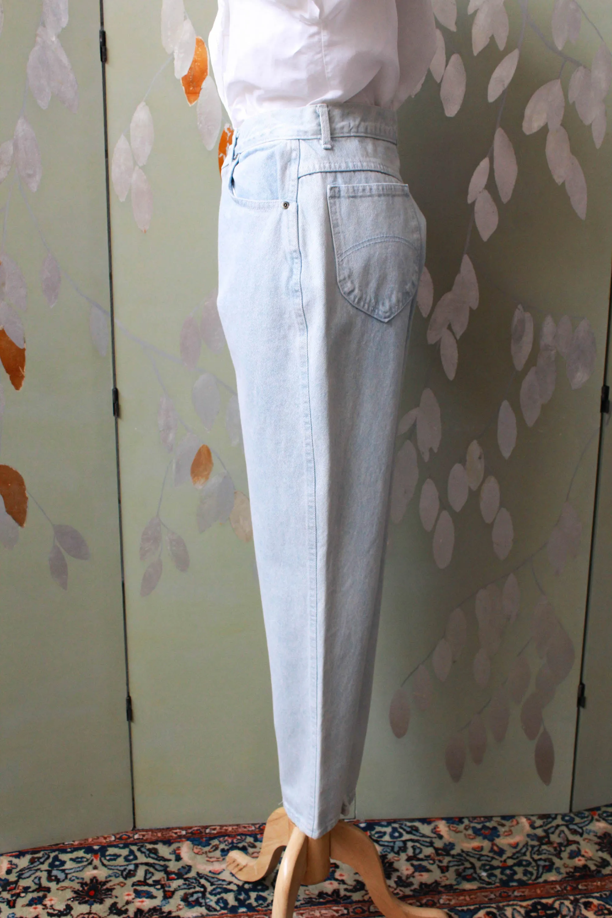 90s Light Wash Chic Denim Jeans, Waist 30"