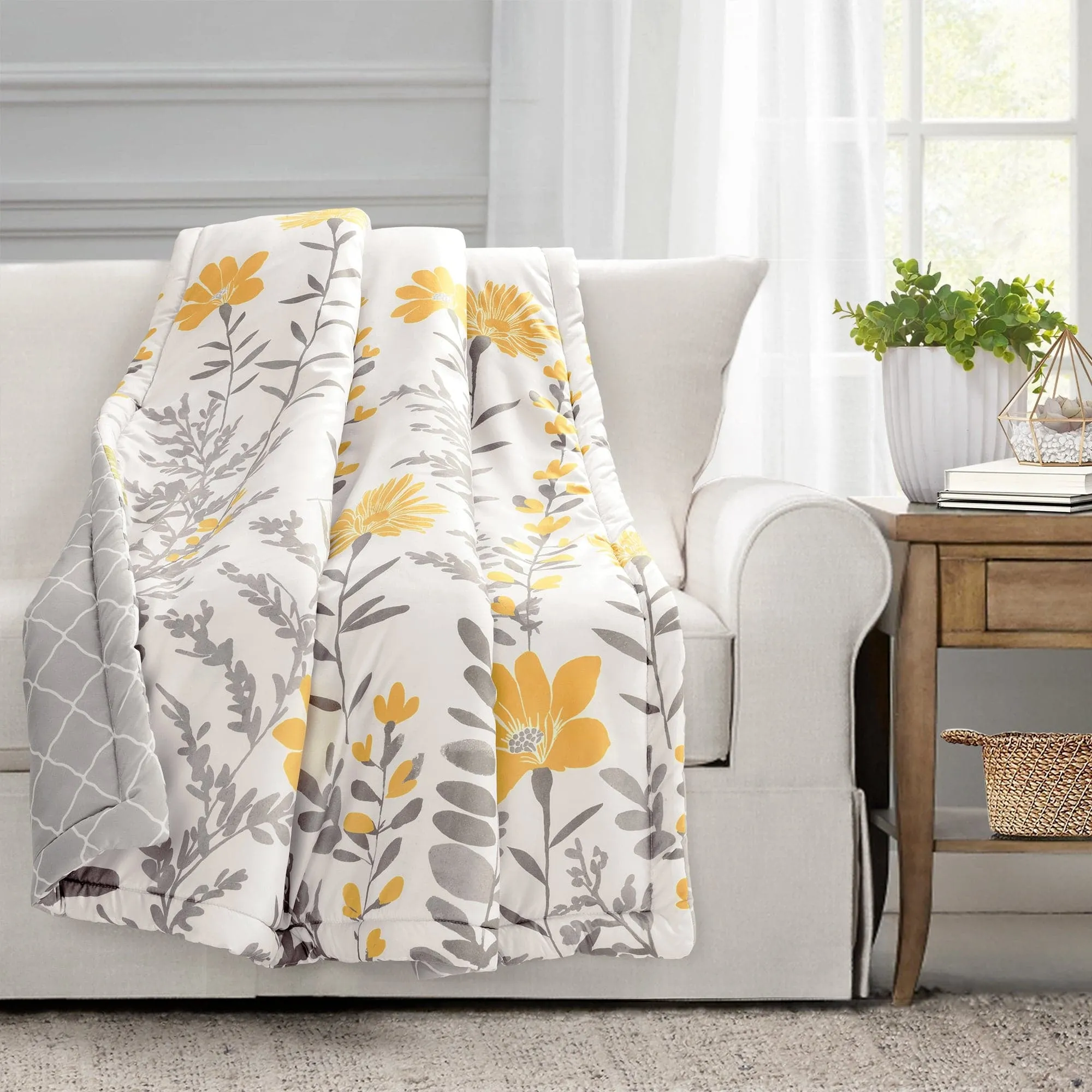 Aprile Reversible Throw