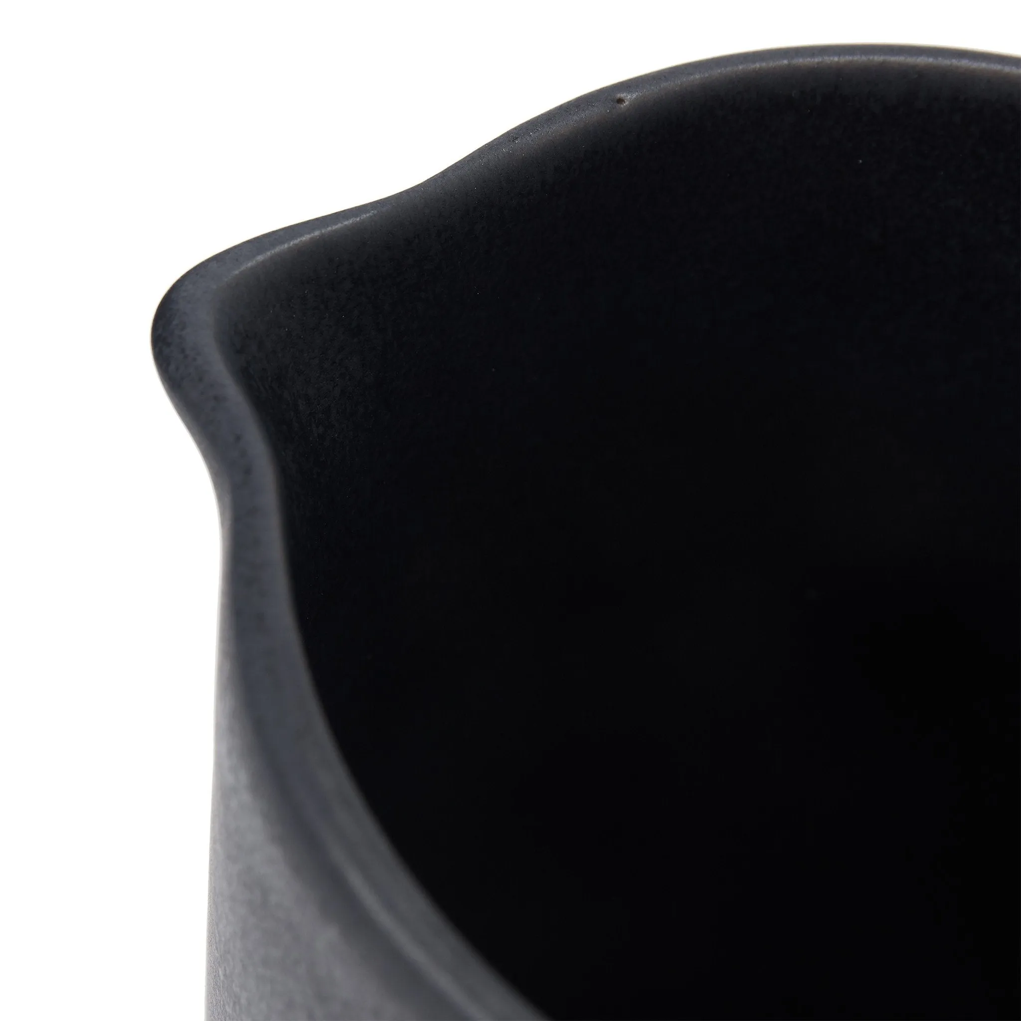 Malhou Jug [Black]