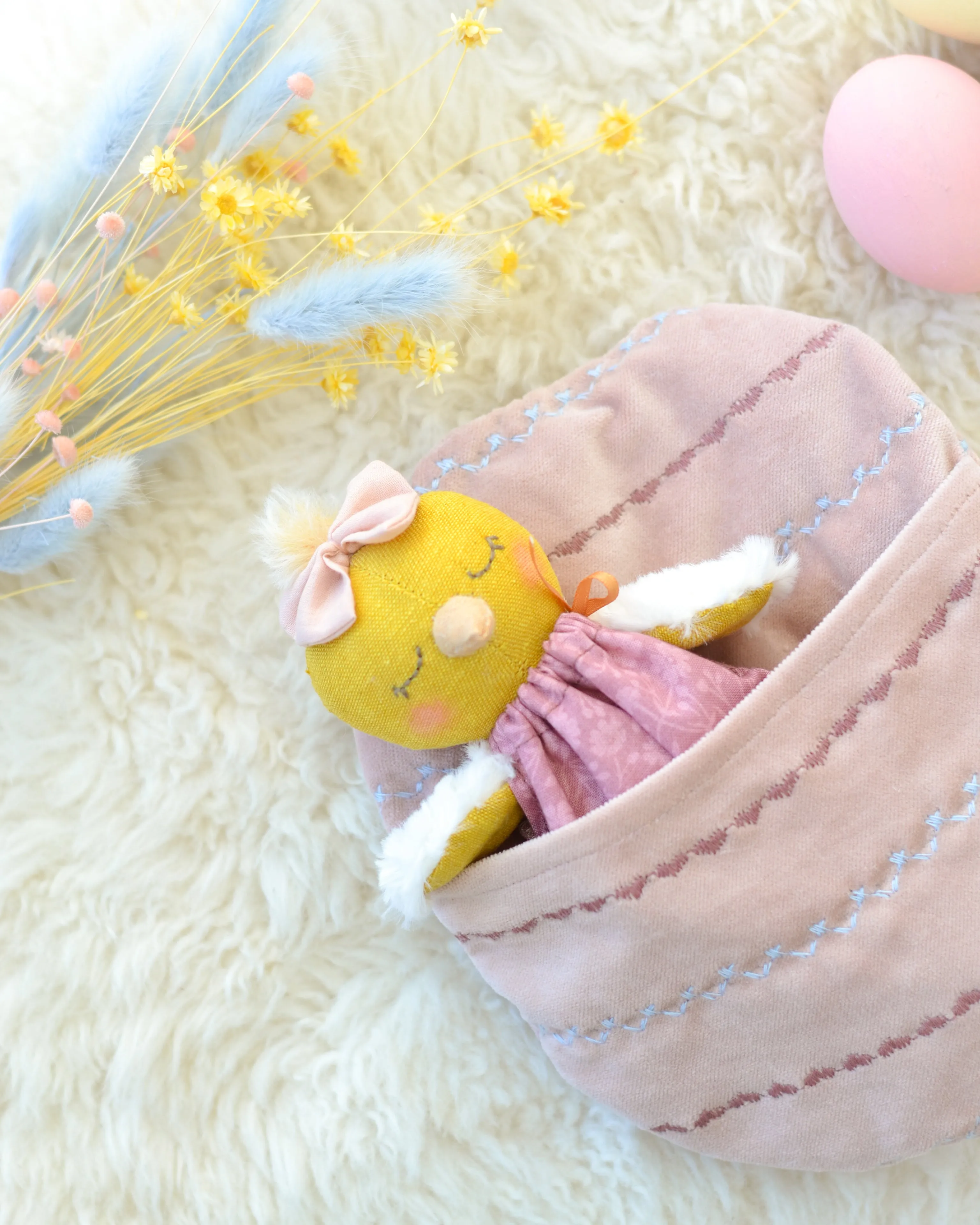 Mini Chick and Easter Egg-shaped Bed cotton velvet